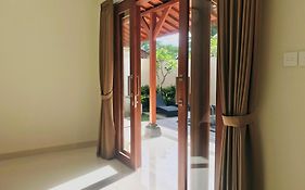 Londo Villa At Londo House
